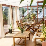 Iskra Bed & Breakfast 3*