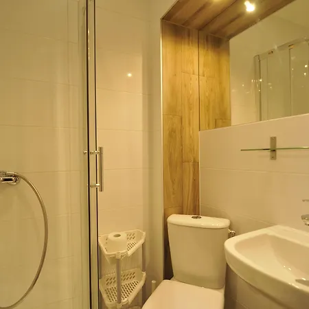 Iskra לינה וארוחת בוקר זקופאנה