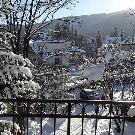 Iskra לינה וארוחת בוקר זקופאנה