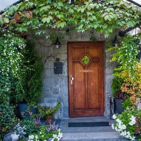 Iskra Bed & Breakfast 3*