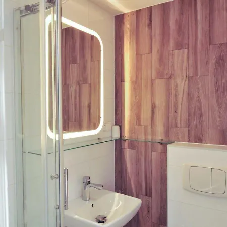 Iskra לינה וארוחת בוקר זקופאנה