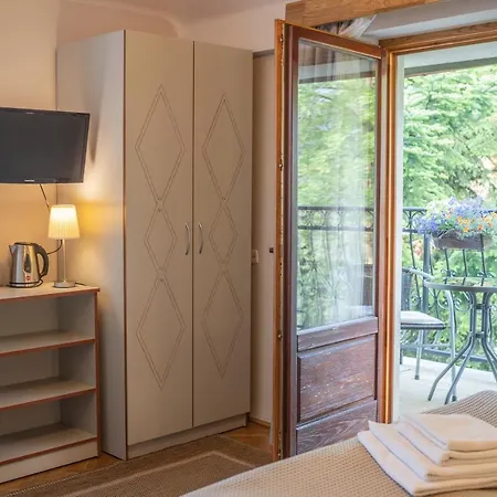 Iskra فندق مبيت وإفطار 3*