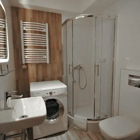 Iskra Bed & Breakfast 3*
